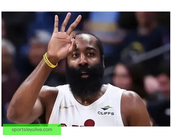 阿伦复出带来全新变化 双塔联手骑士攻守无懈可击 哈登17+14助攻助力全队