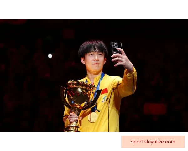 刘国正妻子为王楚钦比赛落泪直呼太难 达科教练被打服累到撑地